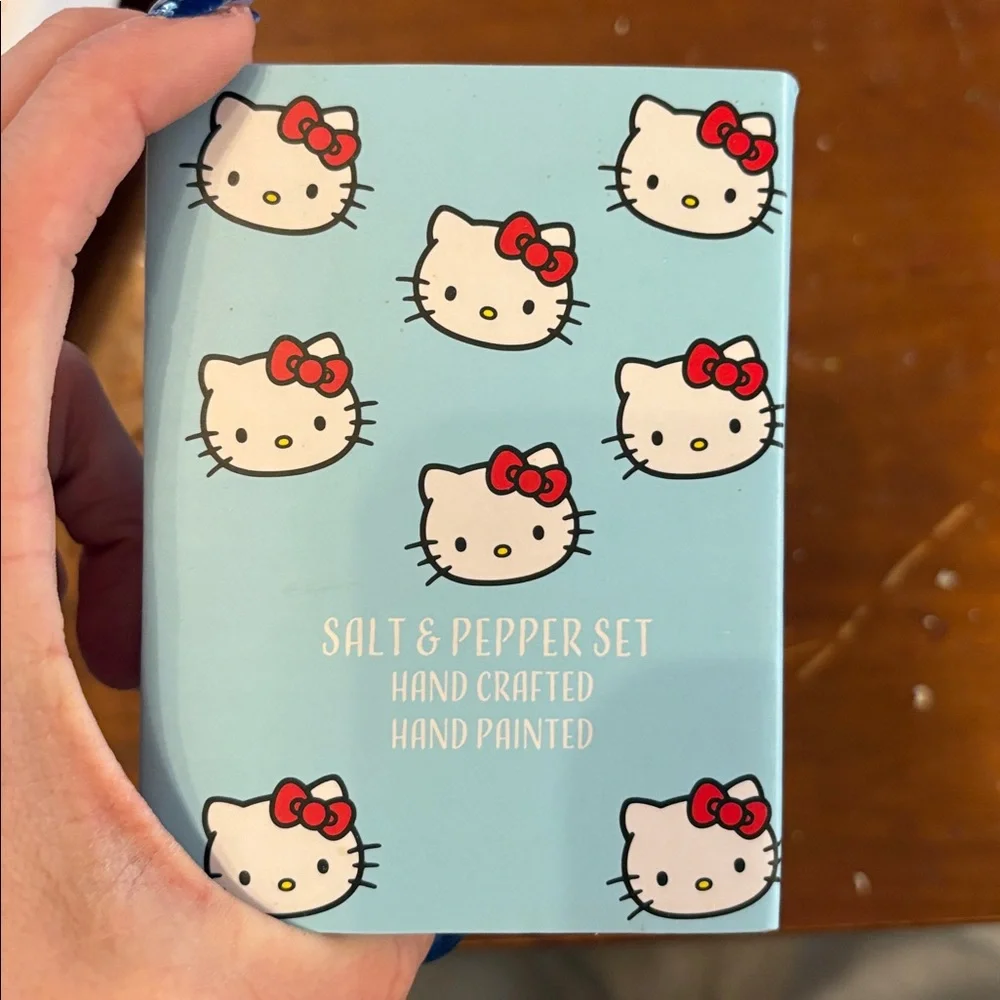 Hello Kitty Flamingo salt n pepper Set - Pink and White - Picture 4 of 6